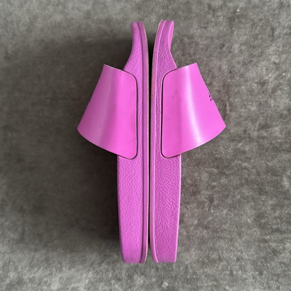 Off White slides. Dust bag, box and authen card included. Color- pink size- 6.5 - Picture 4 of 8